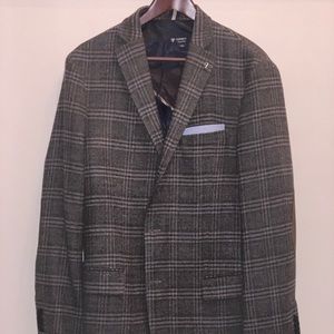 Slightly worn Daniel Cremieux Plaid Blazer 42R